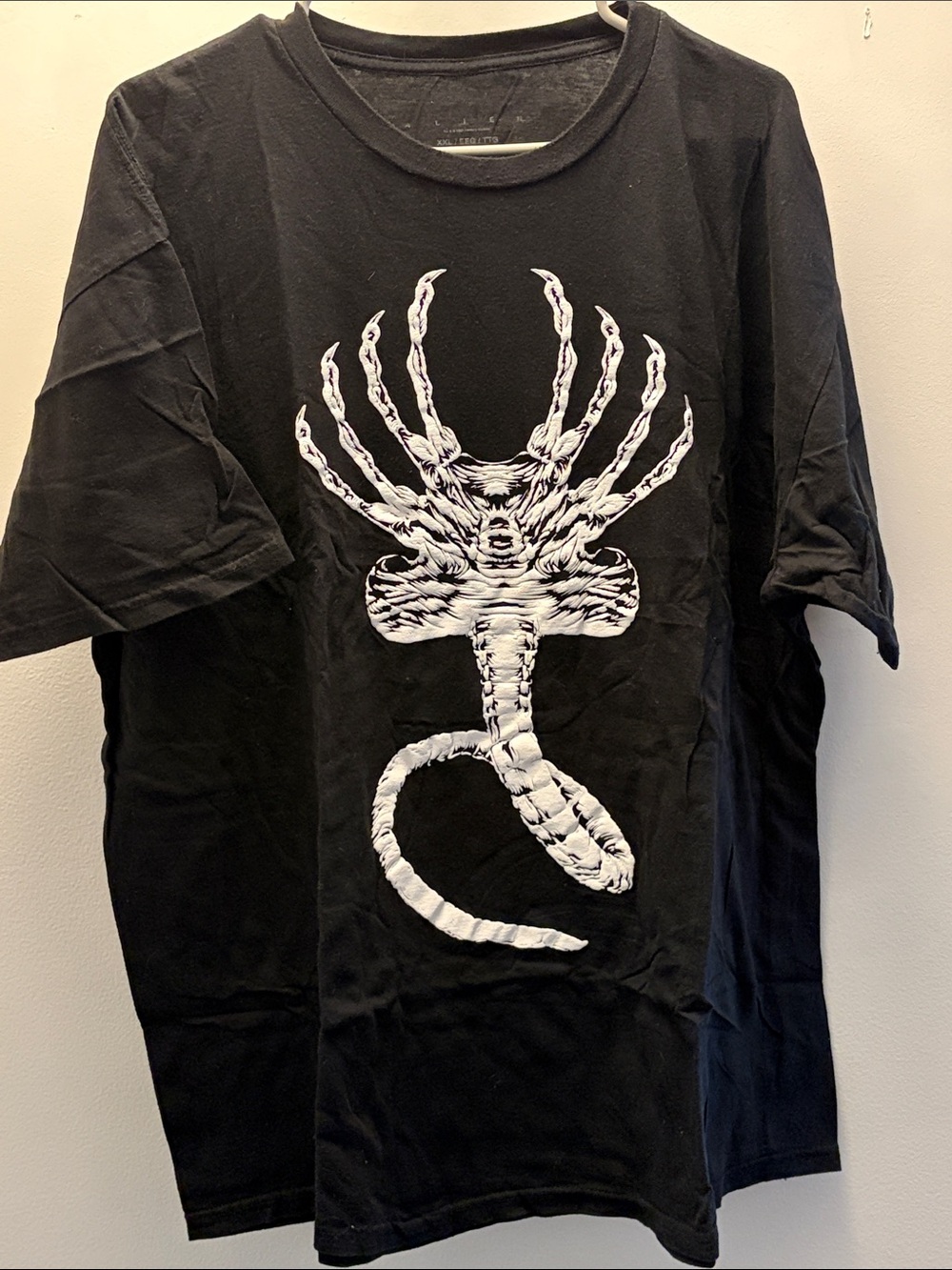 Black Alien Facehugger Graphic T‑Shirt for horror fans
